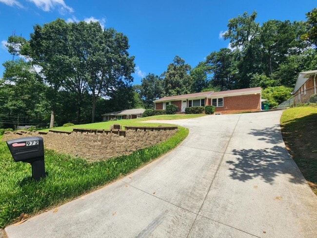 Primary Photo - 972 Biltmore Dr NE