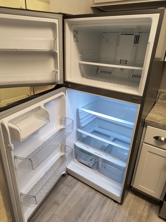 Building Photo - NEW LOWER PRICE  Wonderful 2 Bedroom 1.5 Bathroom condo