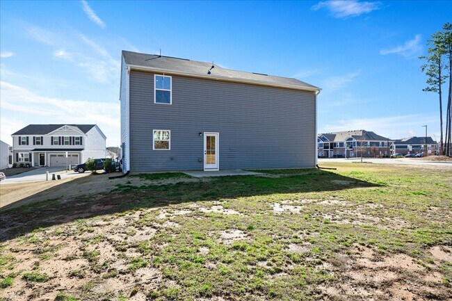 Building Photo - 105 Highcreek Dr