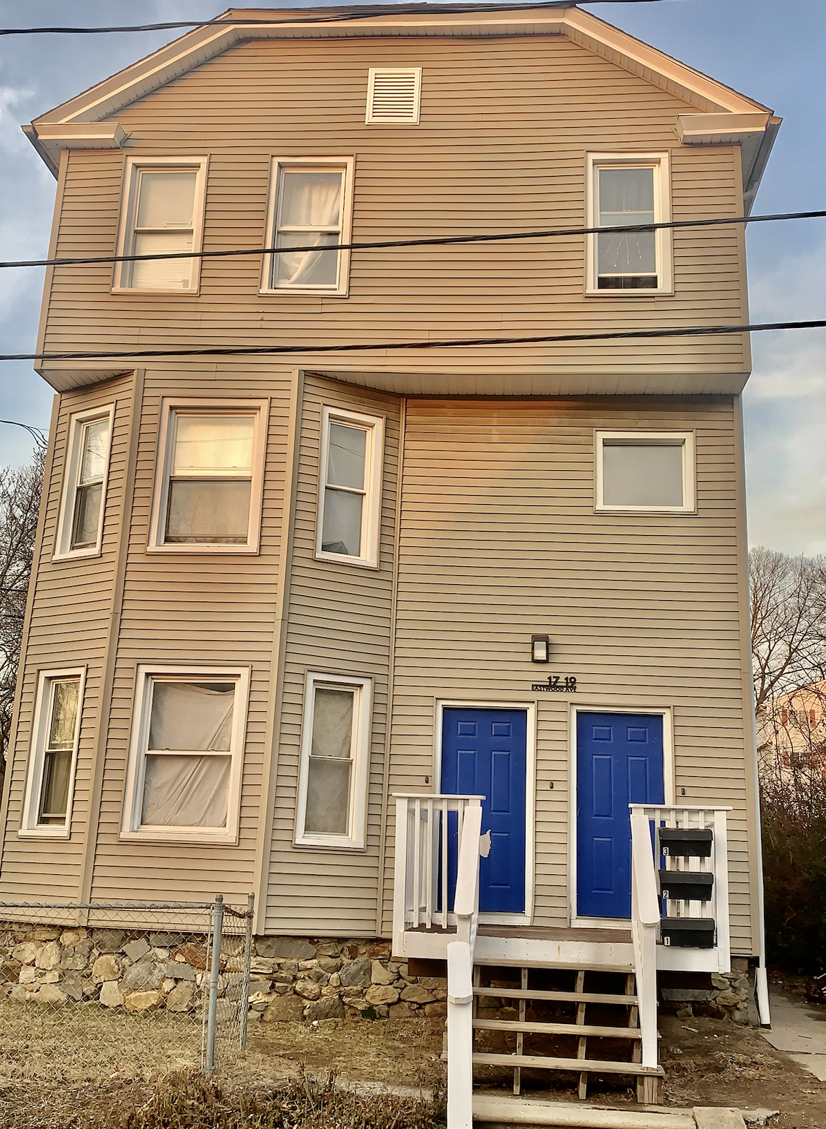 Building Photo - 19 Eastwood Ave