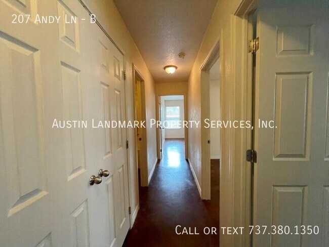 Building Photo - 207 Andy Ln