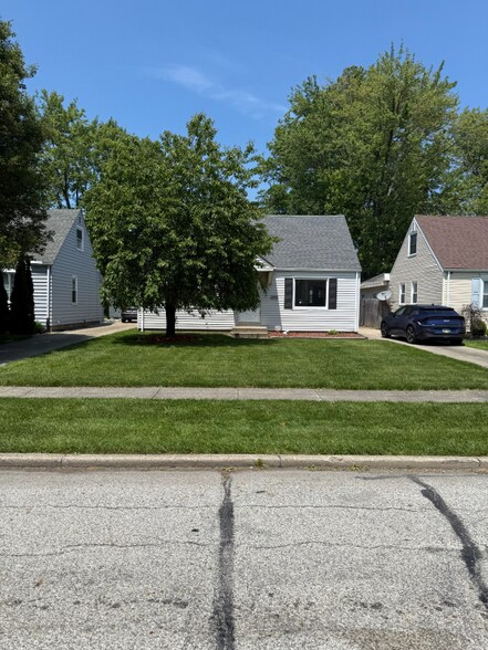 Primary Photo - 25771 Briardale Ave