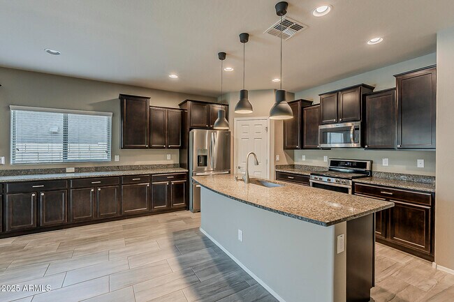 Building Photo - 10819 W Bronco Trail