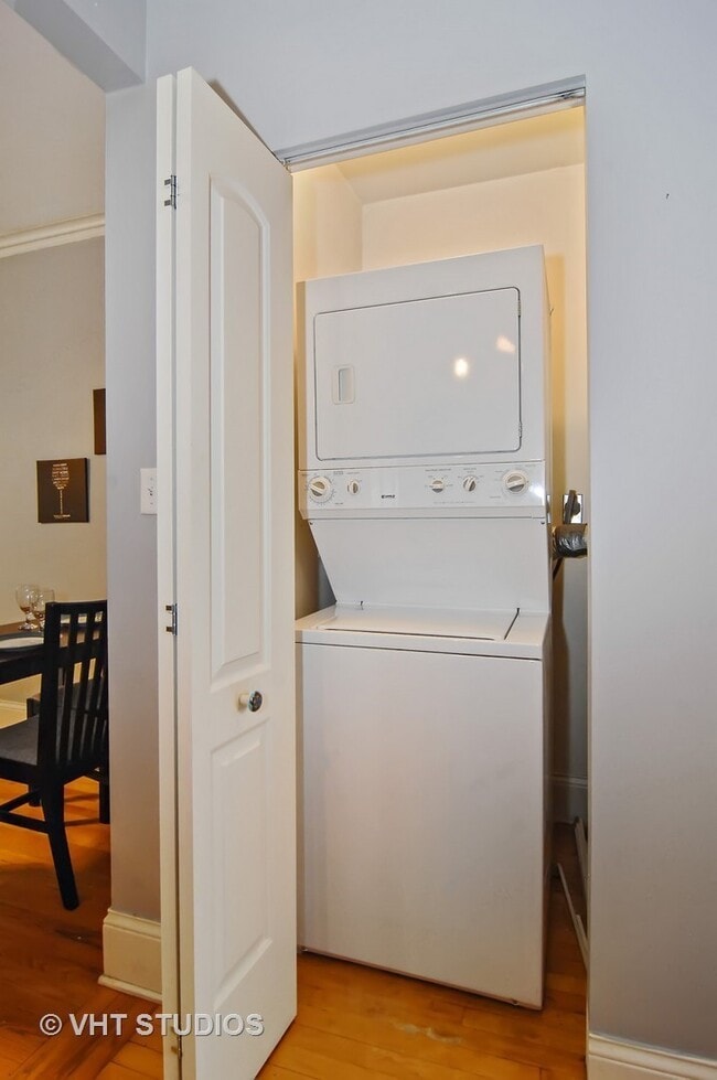 In Unit Washer/Dryer - 435 N Lombard Ave