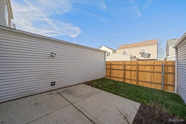 Building Photo - 967 Serendipity Dr