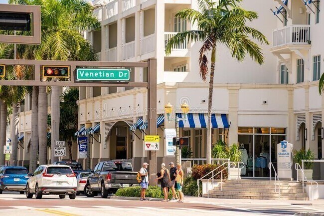 Building Photo - 110 SE 2nd St