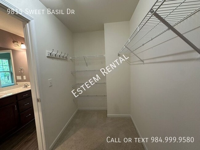 Building Photo - 9815 Sweet Basil Dr