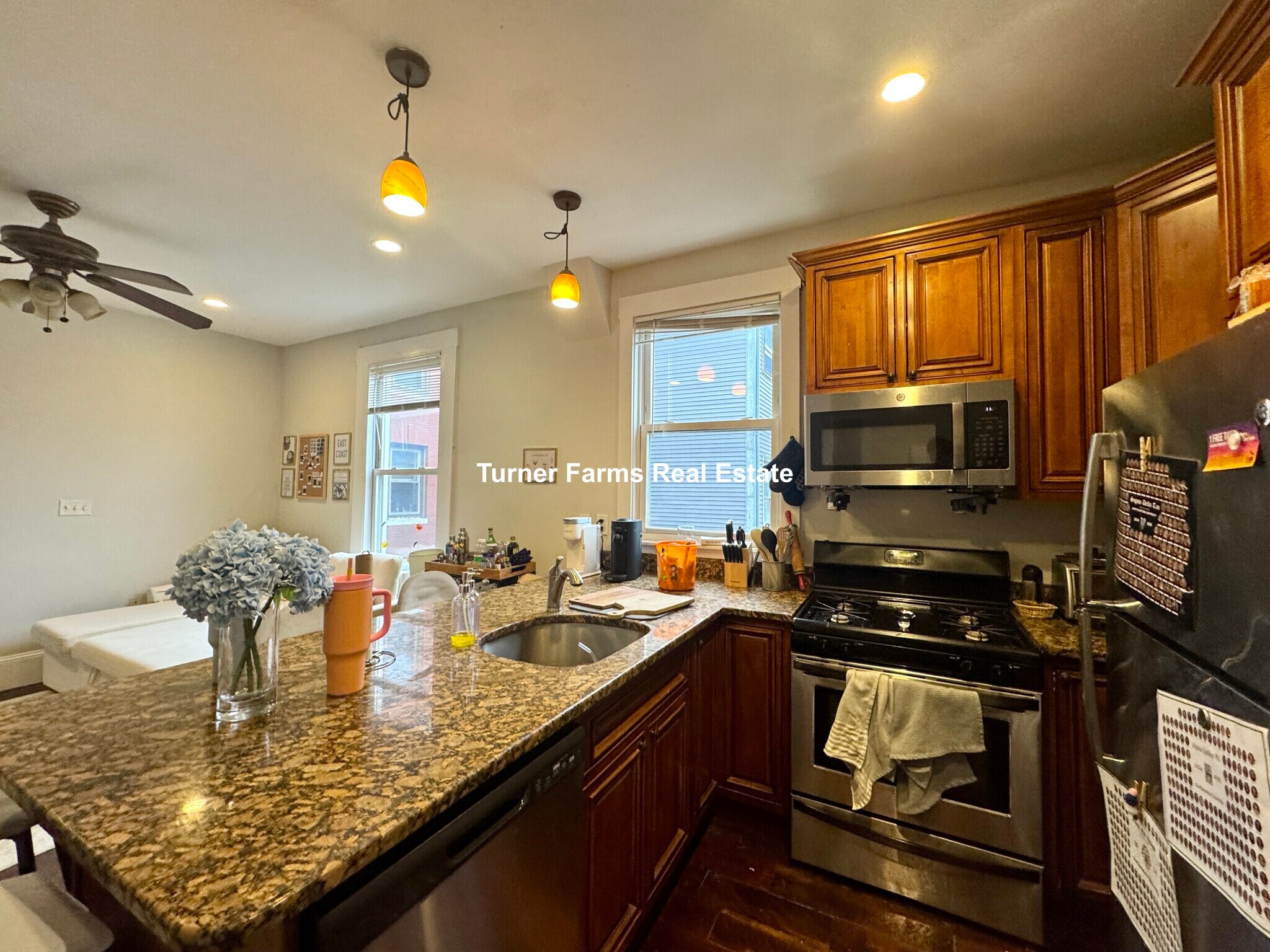 Building Photo - 717 Parker St