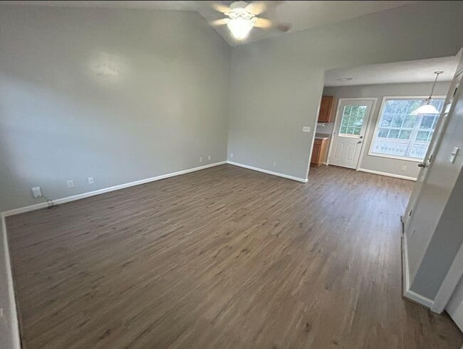 Building Photo - 402 Faulkner Dr