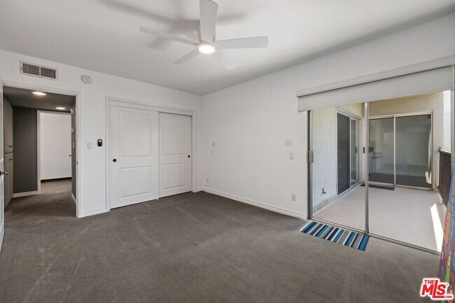 Building Photo - 949 Kings Rd