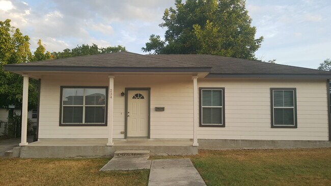 Building Photo - 234 Morningview Dr