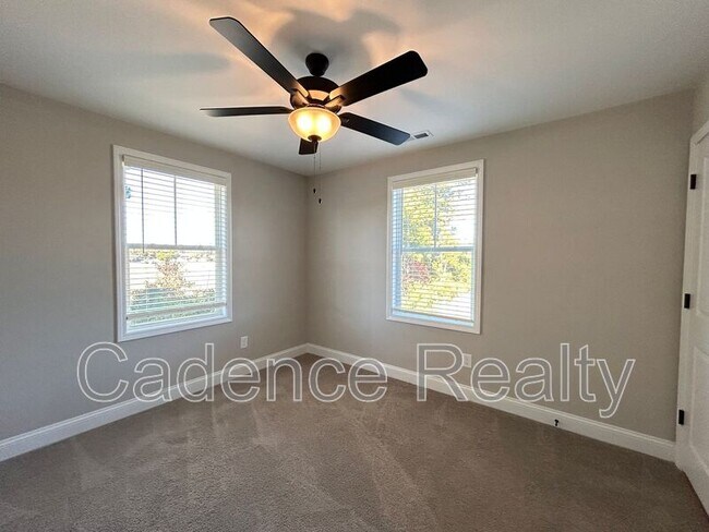 Building Photo - 1637 Grey Cliff Run