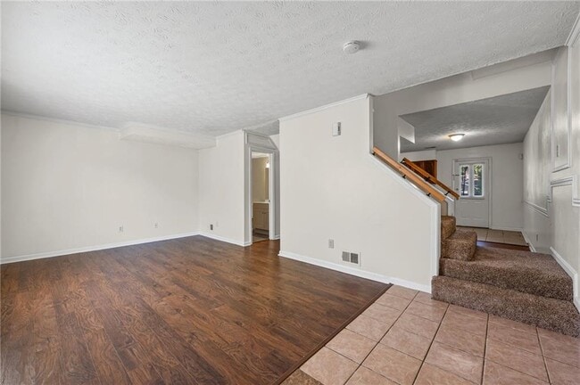 Building Photo - 2122 Fieldstone View Ct SE