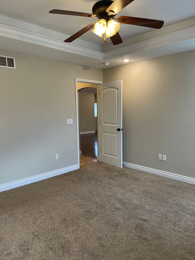 Building Photo - AVAILABLE!!!