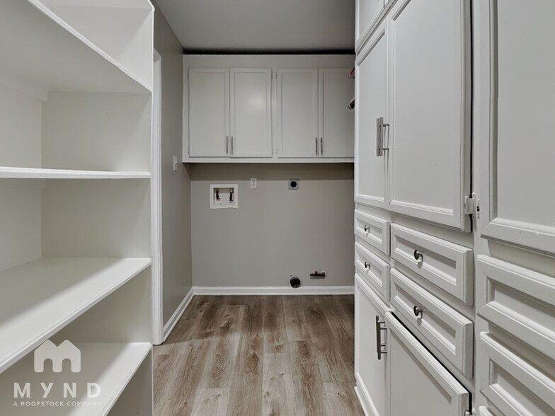 Building Photo - 19806 Azalea Valley Dr