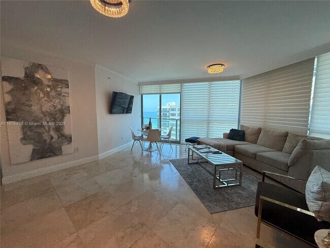 Building Photo - 3101 S Ocean Dr