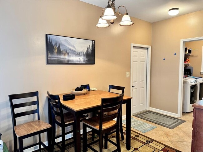 Building Photo - 4701 Mitford Cir