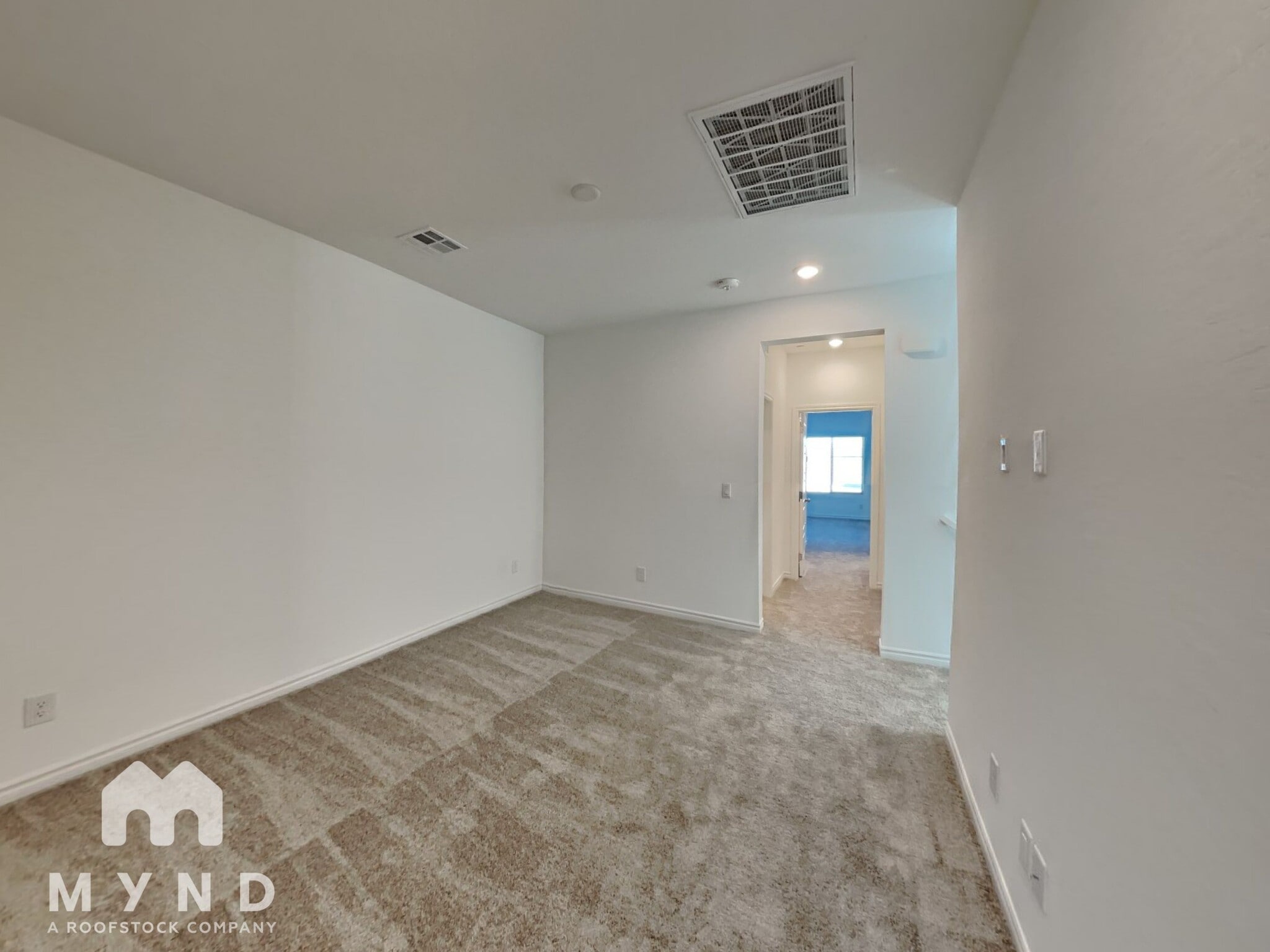 Building Photo - 600 Carriage Hill Dr