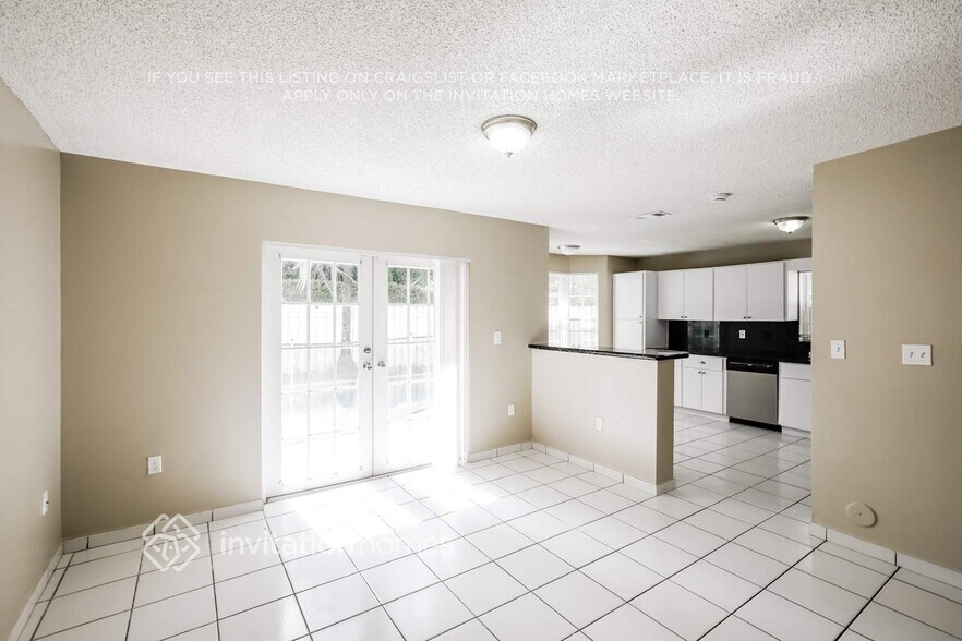 Building Photo - 621 SW 176th Ave