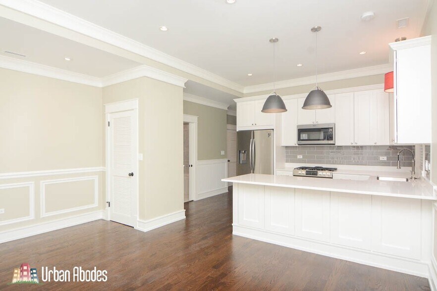 Building Photo - 3455 N Hoyne Ave