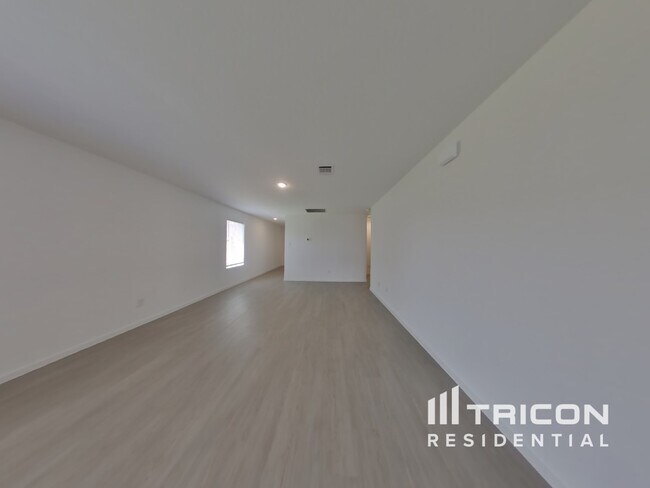 Building Photo - 3072 Dawn Sound Dr