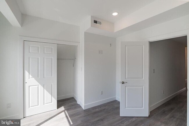 Building Photo - 1709 Snyder Ave