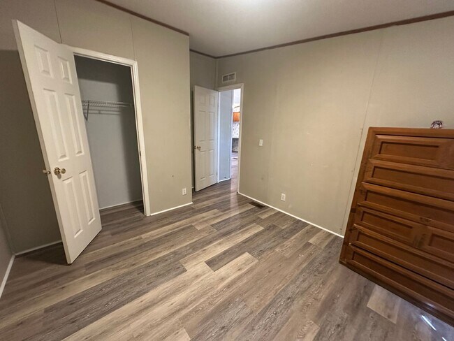 Building Photo - 16521 Timberwood