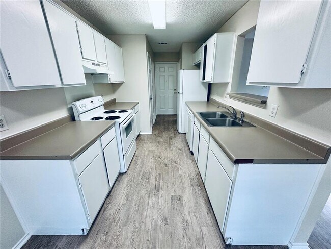 Building Photo - 379 Fantail Loop