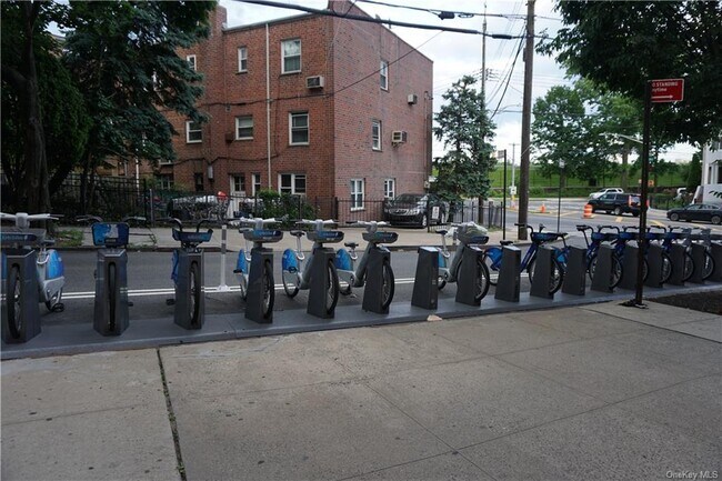 Building Photo - 3311 Giles Pl