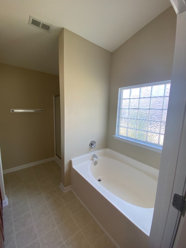 Building Photo - 105 Saltybrook Ln