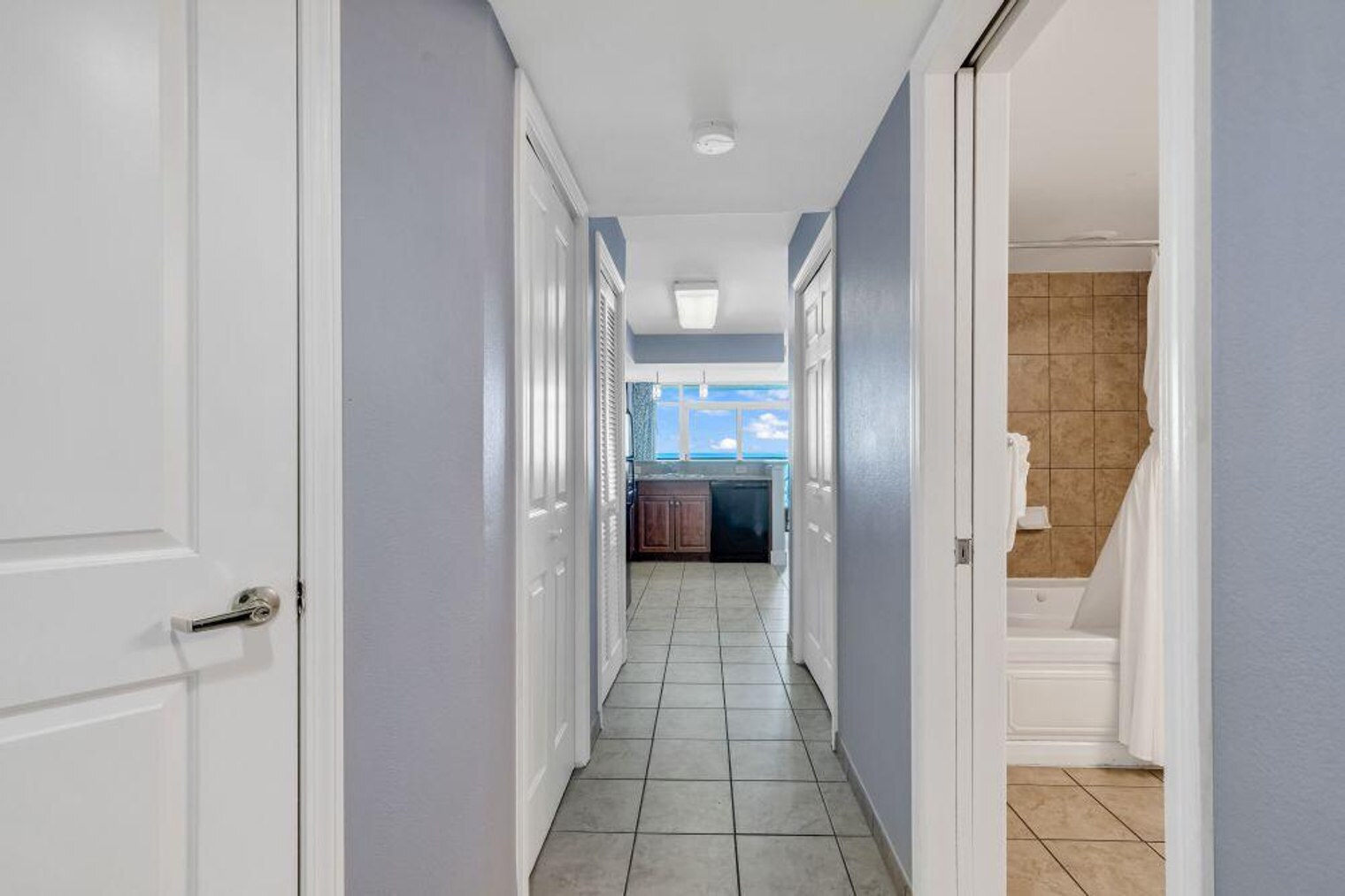 Building Photo - 5200 N Ocean Blvd