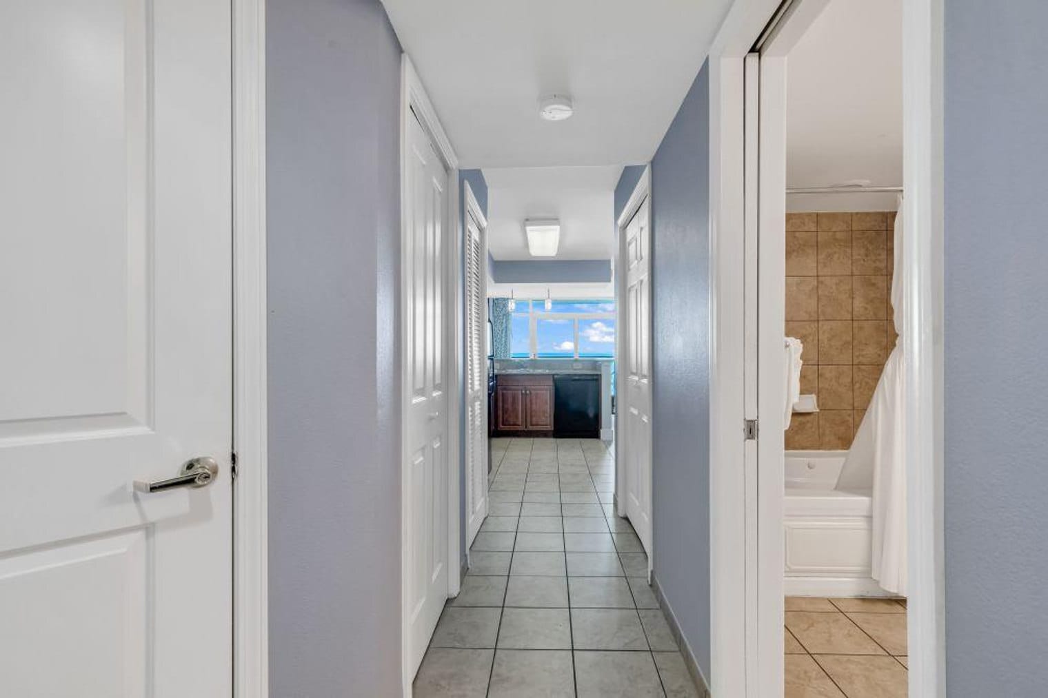 Building Photo - 5308 N Ocean Blvd