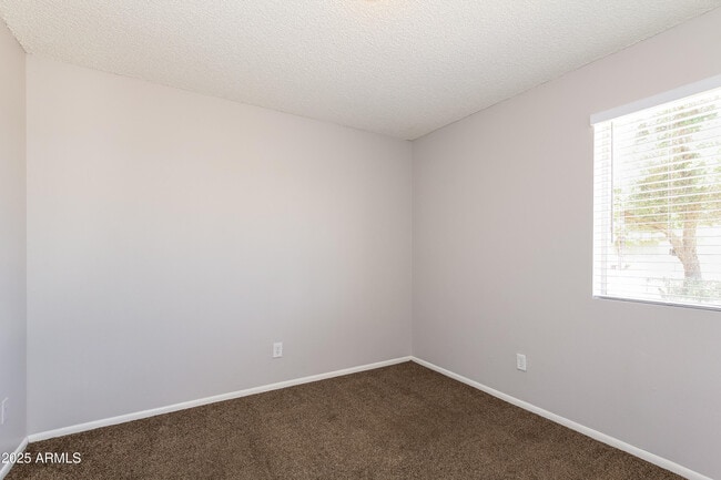 Building Photo - 8435 W Heatherbrae Dr