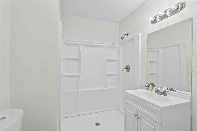 Building Photo - 2105 2nd St