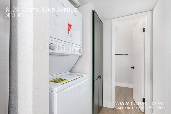 Building Photo - 8128 N 32nd Ave