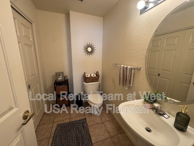Building Photo - 1742 N Blue Spruce Cir