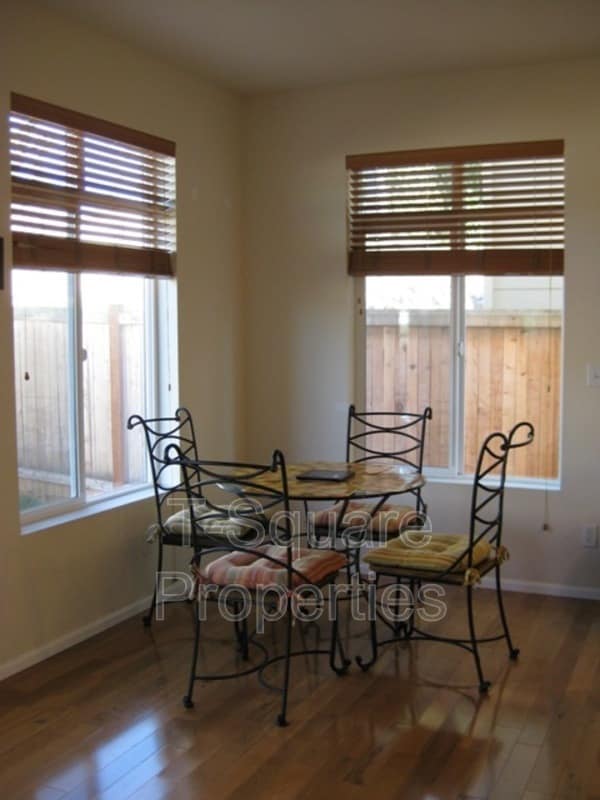 Building Photo - 4023 134th Pl SE