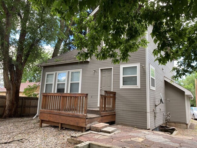 Building Photo - STUDENTS WELCOME! Single-Family Home Walking Distance to CSU!