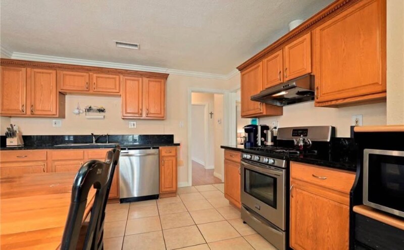 Building Photo - 5065 Gardenia Ave