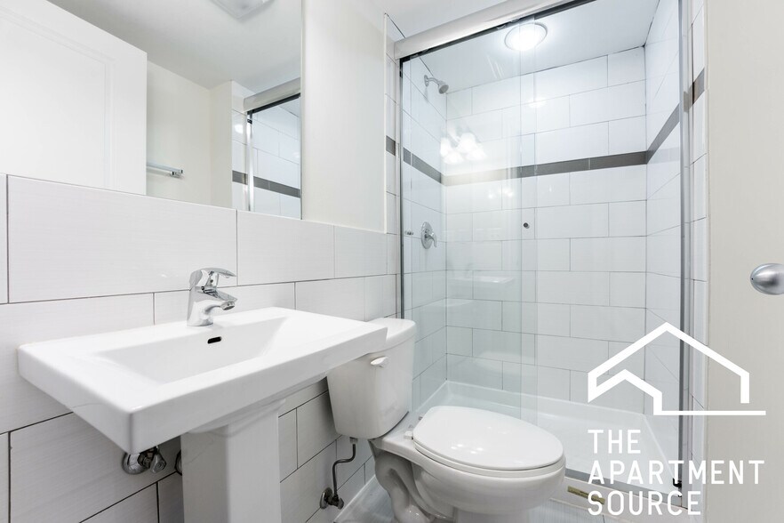 Building Photo - 3707 N Wilton Ave