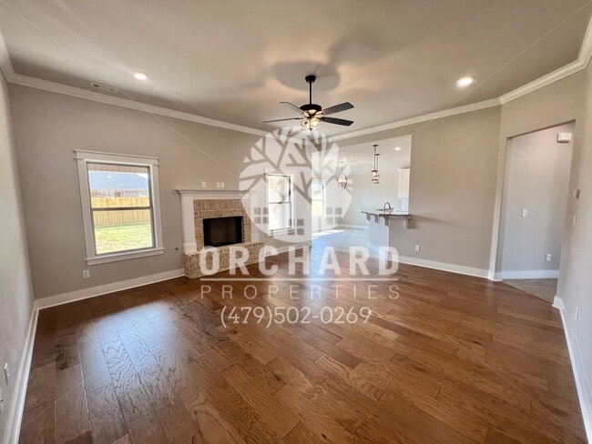 Building Photo - Tontitown- Single Family Home- Beautiful Wellington Plan- 9 Month Lease