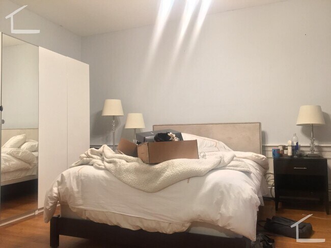 Building Photo - 215 Saint Paul St