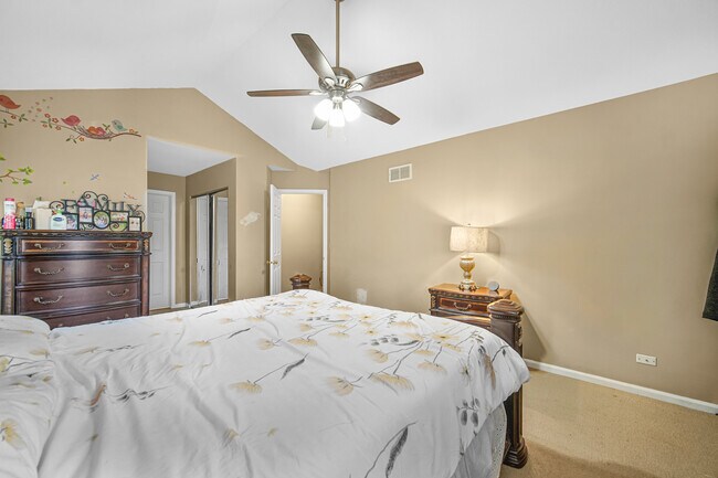 Building Photo - 436 W Parkside Dr