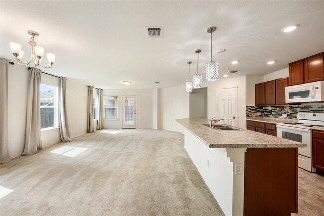 Building Photo - 704 Bailey Park Dr