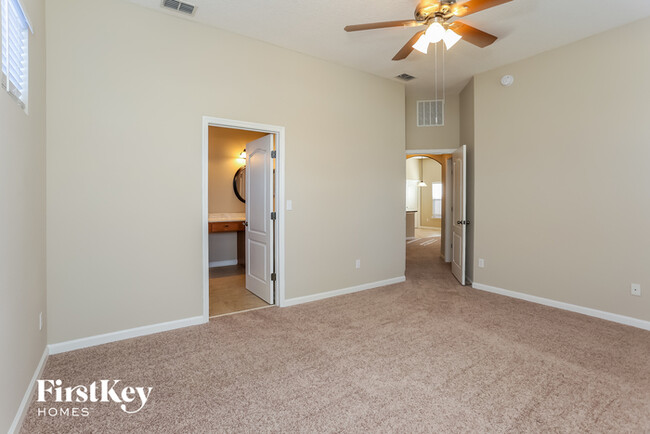 Building Photo - 3511 Shrewsbury Dr
