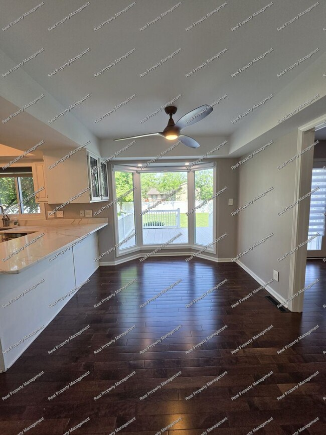 Building Photo - Stunning Munster 4 Bedroom House