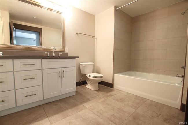 Building Photo - 24545 Town Center Dr