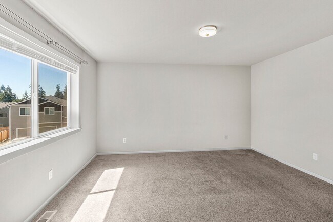 Building Photo - Modern 3-Bed Home in Lacey - $25K+ in Upgr...
