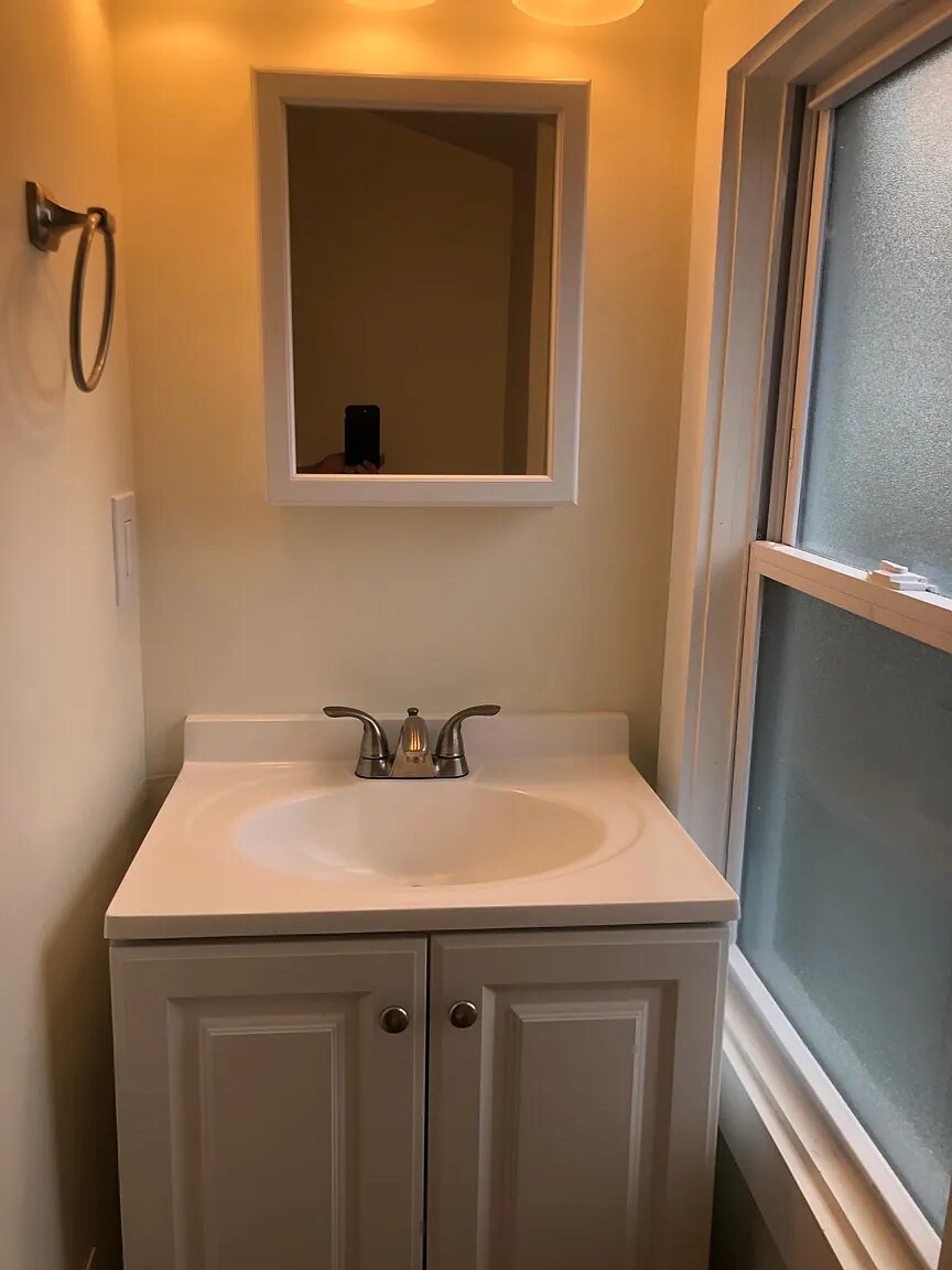 Building Photo - 2303 Murray Ave