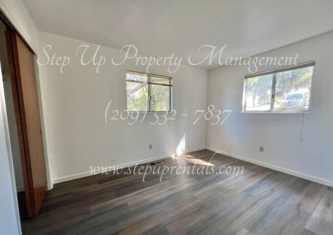 Building Photo - Charming 3-Bedroom Retreat with Modern Updates and Scenic Views in Ponderosa Hills
